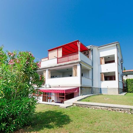 Apartments Miha คิร์ก ภายนอก รูปภาพ