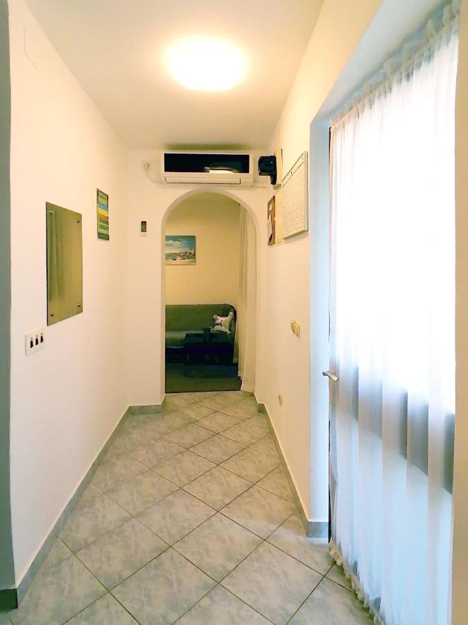 Apartments Miha คิร์ก ภายนอก รูปภาพ