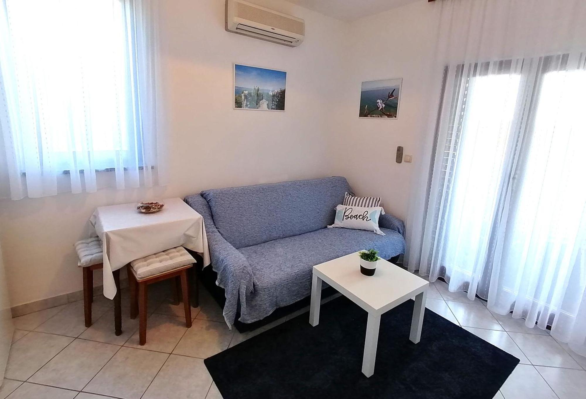 Apartments Miha คิร์ก ภายนอก รูปภาพ